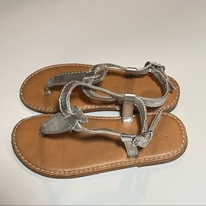 GAP little girls silver sandals. Size 8